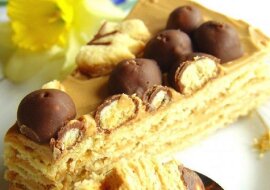 Przepis na przygotowanie tortu z ciasta piaskowego