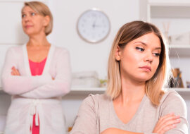 Kupiłam ciastka do kawy i poszłam porozmawiać z kochanką męża