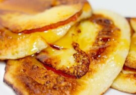 Te racuchy są tak puszyste, że wyglądają bardziej jak pączki