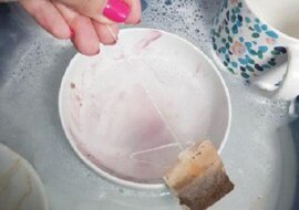 Nie wyrzucaj zużytej torebki herbaty do śmieci. Przyda się jeszcze na wiele sposobów