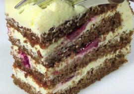 Wyśmienite ciasto twarogowe w 30 minut. Wiśnia nadaje mu lekką i przyjemną kwaskowatość