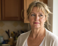 Mąż, który 12 lat temu odszedł do kochanki, nagle stanął przede mną w progu. Wypowiedział słowa, które zamurowały mnie na miejscu