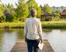 Siostra zaproponowała, żebyśmy razem kupiły działkę nad jeziorem. Ja dałam swoją połowę od razu, ona miała dopłacić w ratach. Po dwóch ratach przestała. Działka jest na nas obie