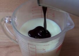 Zmieszał kawę z mlekiem skondensowanym, to co powstało jest wspaniale