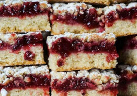 Kruche ciasto to uniwersalne oraz bardzo popularne ciasto. Pycha