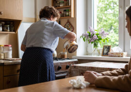 Wnuczka przyszła z płaczem, bo szef powiedział jej, że "na kierowniczkę w tym wieku za wcześnie, niech poczeka". W 1979 kierownik w Społem powiedział mi to samo, słowo w słowo