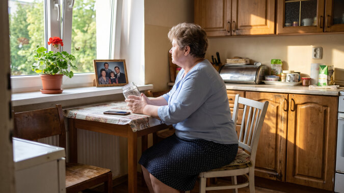 Mąż od trzech lat w każdą środę jeździ do mamy do domu opieki w Konstancinie i wraca wieczorem zmęczony. W piątek zadzwoniła stamtąd pielęgniarka, bo mąż nie odbierał, a ja jestem w karcie jako druga osoba do kontaktu
