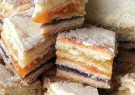 Ciasto z trzema nadzieniami. Idealne do każdej herbaty