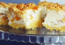 Śmietanowiec z brzoskwiniami. Super ciasto, szybkie i niedrogie