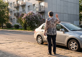 Przyszło pismo z banku, adresowane do męża. Bank wzywał go do spłaty 58 tysięcy. Okazało się, że dwa lata temu poręczył komuś pożyczkę, nie mówiąc mi. Zapytałam komu. Nie chciał powiedzieć