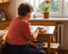 Z Henrykiem z klubu seniora tańczymy razem od wiosny, w niedziele jemy u niego obiad. W sierpniu jego synowa zatrzymała mnie przy furtce i zapytała wprost, czy mam własne mieszkanie - "bo tata ma tylko ten dom, a dom jest już obiecany"