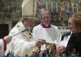 W trakcie chrztu słowa papieża przerwał płacz dziecka. To, co wtedy powiedział ojciec święty obiegło cały świat