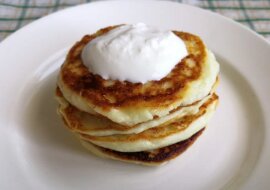 Przepis na delikatne serniki z twarogu bez mąki. Rozpływają się w ustach