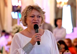 "Teściowa podarowała nam mieszkanie na ślub, możesz to sobie wyobrazić!": Starszy brat wraz z żoną wstali od stołu i opuścili przyjęcie weselne brata