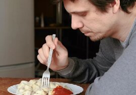 "Nie masz czasu na gotowanie? W takim razie będę zamawiał sobie jedzenie": Synowa stwierdziła, że jest zmęczona i nie ma na nic czasu