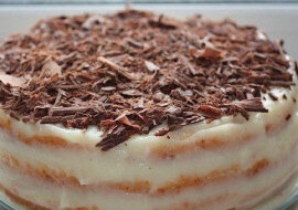 Wspaniały tort przygotowany na patelni: smakowity poczęstunek