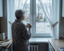 Przez 6 lat pilnowałam wnuków, żeby synowa mogła pracować. Kiedy poszłam na operację kolana, synowa znalazła opiekunkę. Teraz opiekunka przychodzi codziennie, a ja nie dostaję nawet telefonu