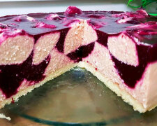 Pyszne, bardzo lekkie i aromatyczne ciasto. Po prostu rozpływa się w ustach