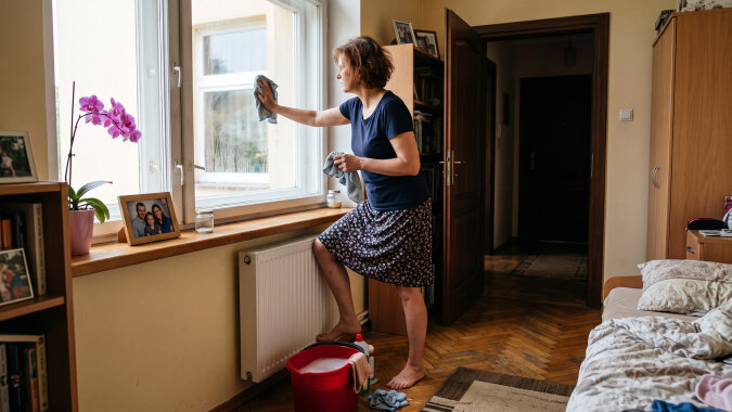 U mamy myłam okna w sypialni, drzwi przymknięte. Siostra z mężem weszli do kuchni - myśleli, że mama jest sama. Szwagier tłumaczył, że "notariusz może przyjechać do domu, mama tylko podpisze, a Bogusi powiemy po fakcie, żeby nie robiła scen"