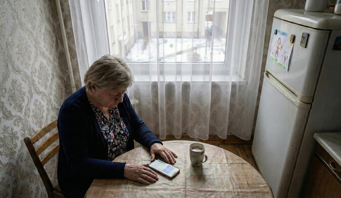 Dałam synowej 40 tysięcy na wkład własny do mieszkania. Umówiliśmy się ustnie, że oddadzą w ratach. Minęły cztery lata. Kiedy przypomniałam, syn powiedział: „Mamo, nie rób z siebie ofiary".