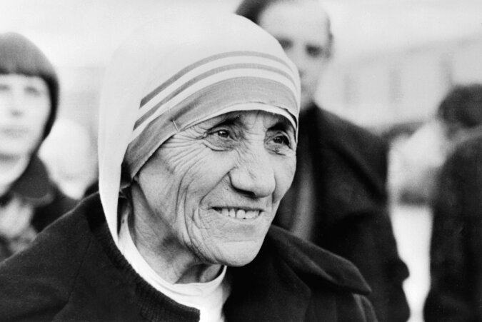 "Jeśli chcesz zmienić świat, idź do domu i kochaj swoją rodzinę": 15 cytatów Matki Teresy