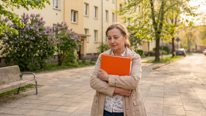 Przez 15 lat wycinałam z gazet przepisy kulinarne dla córki. Kiedy córka się przeprowadzała, wyrzuciła segregator. Znalazłam go w altance śmietnikowej. Powiedziała: "Mamo, teraz wszystko jest w internecie"