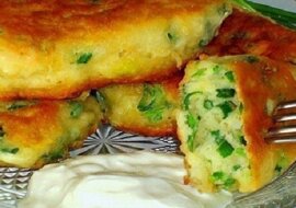 Najbardziej leniwe placki z jajkiem i zieloną cebulą. Przygotowanie zajęło niecałe 10 minut