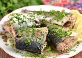 Makrela będzie gotowa za 10 minut bez smażenia i pieczenia. Jest bardzo smaczne