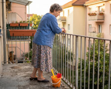 Córka poprosiła, żebym wzięła wnuki na weekend, bo z mężem muszą coś załatwić. Przyjechała w piątek z trzema walizkami, pudłem zabawek i psem. W niedzielę napisała, że "coś się przeciągnęło"