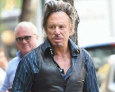 Odważny styl Mickey'a Rourke'a sprawił, że paparazzi zaczęli go śledzić