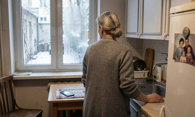 Przez dziesięć lat co miesiąc wysyłałam bratu pieniądze do Anglii - mówił, że ledwo wiąże koniec z końcem. W zeszłym roku przyjechał mercedesem, z nową żoną i w garniturze, który kosztował więcej niż moja emerytura za pół roku