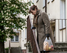 Córka zadzwoniła w niedzielę i powiedziała, że muszę im pożyczyć na remont, bo nie mają z czego żyć. W poniedziałek spotkałam jej sąsiadkę w Biedronce. Zapytała, czy córka jest zadowolona z nowego SUV-a