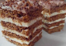 Piernikowy miodownik. Zawsze wszystkim smakuje