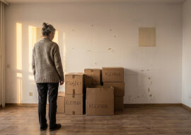 Córka przekonywała mnie pół roku, żebym sprzedała mieszkanie i zamieszkała z nimi. Pomogła nawet znaleźć notariusza. Pieniądze ze sprzedaży miały pójść na "nasz wspólny remont"