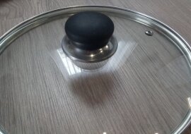 Jak czyścić pokrywy do patelni i garnków? Oto niezwykle prosty i skuteczny sposób