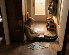 Po śmierci mamy znalazłam w jej szafie teczkę z rachunkami. Opłacała czynsz za mieszkanie brata przez ostatnie jedenaście lat