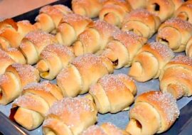 Delikatne bułeczki z dżemem na jeden, dwa lub trzy