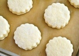 Ciastka miodowe na kefirze. Słodkie wspomnienie z dzieciństwa