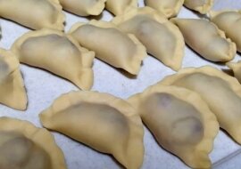 Ciasto na pierogi, z którymi można pracować absolutnie bez mąki