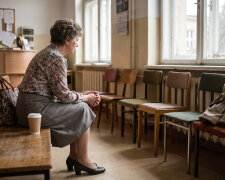 Córka wiozła mnie na USG, w aucie zadzwoniła jej szwagierka - głośnomówiący włączył się sam. "Jak już wieziesz starą, to weź od niej od razu na gaz, bo podnoszą od października". Córka ścisnęła kierownicę i powiedziała, że oddzwoni