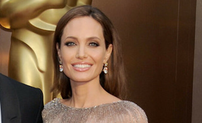 Powtarzaj za mną: córka Angeliny Jolie w legendarnej oscarowej sukience swojej słynnej mamy