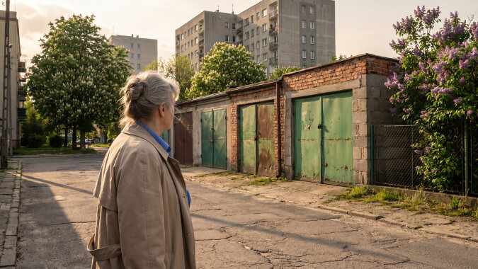 Syn przekonał mnie, żebym wypisała się z listy współwłaścicieli garażu po mężu - "mamo, i tak nie prowadzisz, po co ci to". Wypisałam się. Syn sprzedał garaż za czterdzieści tysięcy