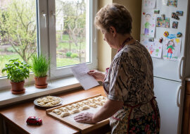 Syn ściągnął mnie na zimę do Dublina - "mama odpocznie, pozwiedza, pobędzie z wnukami". W polskim sklepie na tablicy ogłoszeń wisi kartka z numerem synowej: "Szukam niani od kwietnia, 15 euro za godzinę"
