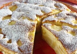 Włoski placek z jabłkami. Przepyszny deser domowej roboty