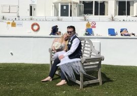 Dziewczyna postanowiła wziąć ślub w sukience Małej Syrenki