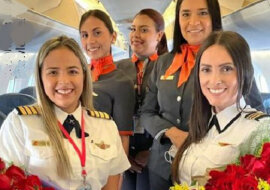 Pierwszy komercyjny lot z całkowicie kobiecą załogą