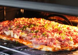 Dlaczego moja domowa pizza smakuje lepiej niż w pizzerii: chodzi o specjalne ciasto i sos