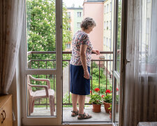 Kiedy syn się rozwodził, zabronił mi trzymać z Anią, byłą synową - "to obca osoba". Ania i tak w każdą środę zostawia mi pod drzwiami mleko i pieczywo. W moje urodziny zapukała z wnukami. Syn nie zadzwonił