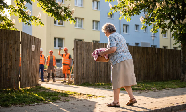 Na osiedlu mówią na mnie "pani Halinka od zupy" - od zimy zostawiałam garnek chłopakom z budowy. W piątek skończyli budowę i przyszli we czterech. Przez weekend wyremontowali mi łazienkę