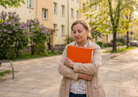 Przez 15 lat wycinałam z gazet przepisy kulinarne dla córki. Kiedy córka się przeprowadzała, wyrzuciła segregator. Znalazłam go w altance śmietnikowej. Powiedziała: "Mamo, teraz wszystko jest w internecie"